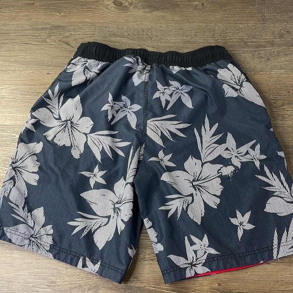 Speedo Men’s Navy Blue and White Tropical Floral Hawaiian Swim Shorts, size Lrg - Picture 8 of 8